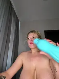 Evellyn — Stripchat recorded stream image, 17.07.2026 02:20