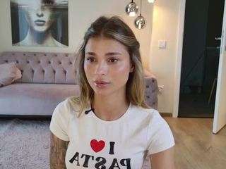 lenna-goddess — Camsoda recorded stream image, 17.07.2026 06:20