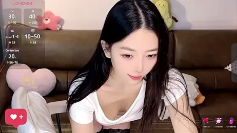 ziyu111 — Stripchat recorded stream image, 12.03.2025 00:20