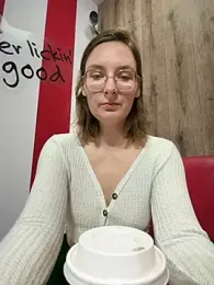 The_Snowwhitee — Stripchat recorded stream image, 26.07.2026 09:20