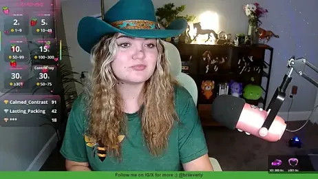 Briieverly — Stripchat recorded stream image, 28.07.2026 01:50