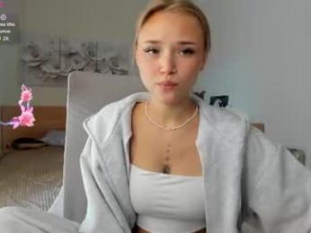 flooora_0 — Chaturbate recorded stream image, 28.07.2026 02:20