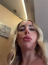 EmaSalis — Stripchat recorded stream image, 30.07.2026 07:40