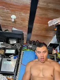 Paul22cm- — Stripchat recorded stream image, 03.08.2026 13:40