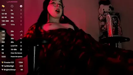 YsabellViveris — Stripchat recorded stream image, 04.08.2026 17:30