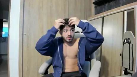 Thiago_moretti — Stripchat recorded stream image, 04.08.2026 23:10
