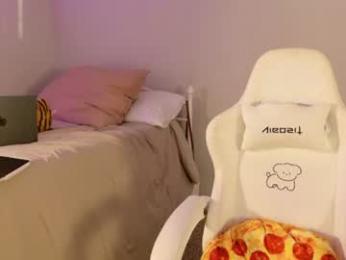 elisparadisex — Chaturbate recorded stream image, 04.08.2026 22:40