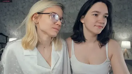 KarinStfleur — Stripchat recorded stream image, 05.08.2026 07:00