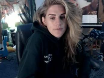 katiecutie_5 — Chaturbate recorded stream image, 12.08.2026 05:00