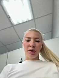NewLale — Stripchat recorded stream image, 14.08.2026 02:20