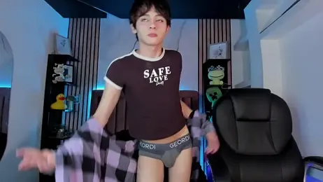MathiasGreen_ — Stripchat recorded stream image, 14.08.2026 19:10