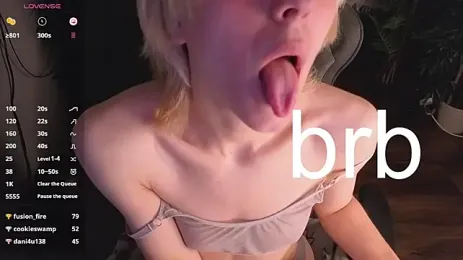 holyedward — Stripchat recorded stream image, 18.08.2026 11:30
