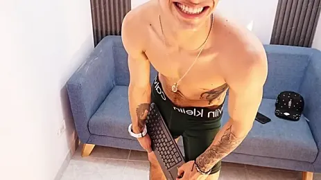 JhoanLeandro — Stripchat recorded stream image, 19.08.2026 05:20