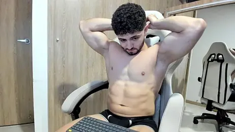 Thiago_moretti — Stripchat recorded stream image, 20.08.2026 01:50