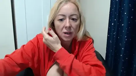 _karolynesyera_ — Stripchat recorded stream image, 23.08.2026 04:40