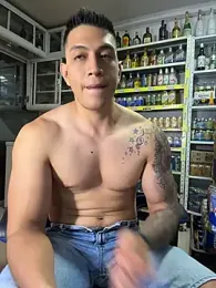 OliverWest04 — Stripchat recorded stream image, 25.08.2026 22:40