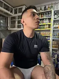 OliverWest04 — Stripchat recorded stream image, 25.08.2026 22:40