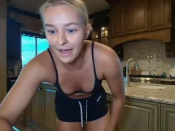 chloexbabe — Chaturbate recorded stream image, 26.08.2026 23:40