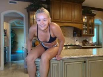 chloexbabe — Chaturbate recorded stream image, 26.08.2026 23:40