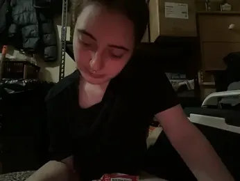 Snowbunnycake_131 — Stripchat recorded stream image, 07.09.2026 21:00