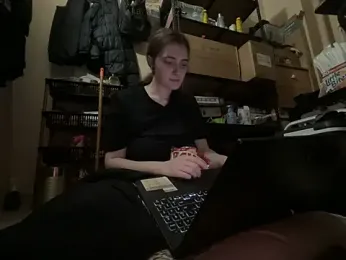 Snowbunnycake_131 — Stripchat recorded stream image, 07.09.2026 21:00