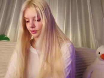 lesi_moonie — Chaturbate recorded stream image, 14.03.2025 06:30