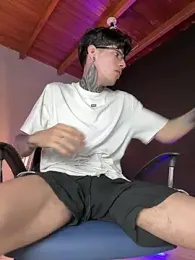 david_huge — Stripchat recorded stream image, 18.09.2026 04:20