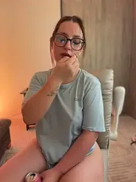 Megan_lu2 — Stripchat recorded stream image, 18.09.2026 08:30