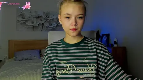flooora_0 — Stripchat recorded stream image, 23.09.2026 02:00