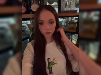 OlivkaVif — Bongacams recorded stream screenshot (14 Mar 2025)