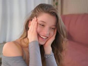 little_poetry — Chaturbate recorded stream image, 15.03.2025 11:00