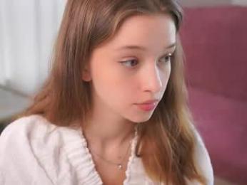 little_poetry — Chaturbate recorded stream image, 17.03.2025 13:00