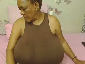 DairyQueen2 — Stripchat recorded stream image, 17.03.2025 17:20