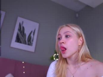 islandladies — Chaturbate recorded stream image, 17.03.2025 17:00