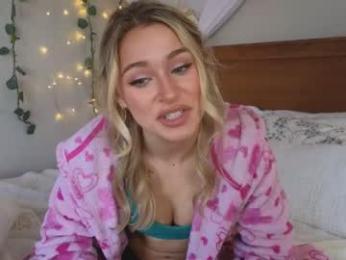 baby_tav — Chaturbate recorded stream image, 19.03.2025 15:00