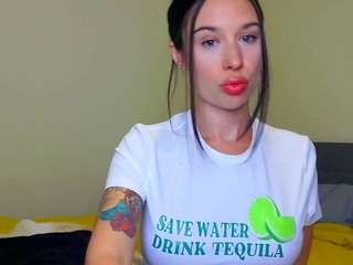 tighttinymilf — Camsoda recorded stream screenshot (20 Mar 2025)