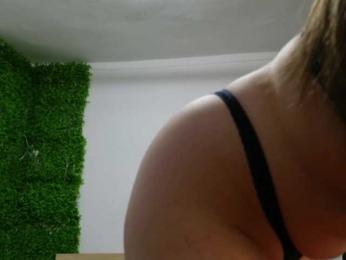 EmilyxJames — Bongacams recorded stream image, 20.03.2025 20:10