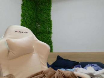 EmilyxJames — Bongacams recorded stream image, 20.03.2025 20:10