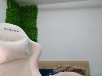 EmilyxJames — Bongacams recorded stream image, 22.03.2025 20:00