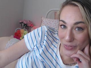 Zoey Evans — Flirt4free recorded stream screenshot (23 Mar 2025)