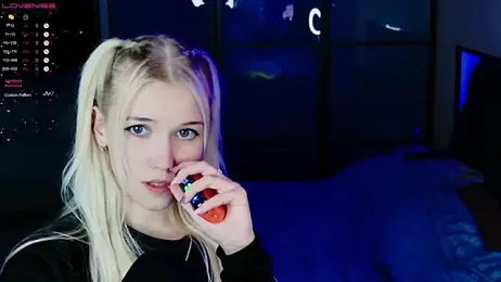 ShhhO_O — Stripchat recorded stream image, 25.03.2025 09:20