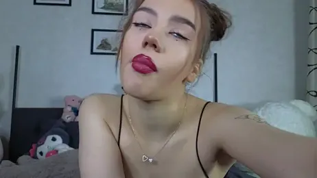 dolly_ll — Stripchat recorded stream image, 25.03.2025 13:30