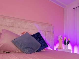 veronicamartin — Camsoda recorded stream image, 27.03.2025 16:40