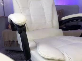 jully_lov — Chaturbate recorded stream image, 04.02.2025 03:10