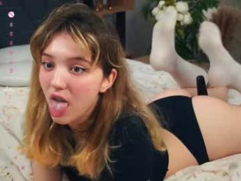 pinkncrazy — Chaturbate recorded stream screenshot (04 Feb 2025)