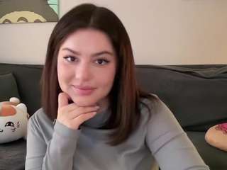 youramy — Camsoda recorded stream image, 02.04.2025 13:30