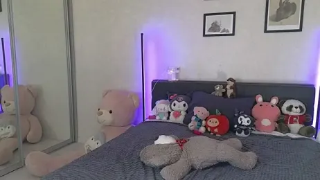 dolly_ll — Stripchat recorded stream image, 02.04.2025 13:20