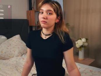 pinkncrazy — Chaturbate recorded stream screenshot (04 Feb 2025)