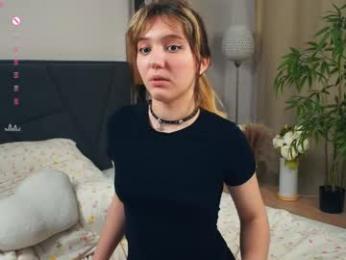 pinkncrazy — Chaturbate recorded stream screenshot (04 Feb 2025)