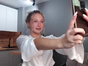 roselyn_rose — Chaturbate recorded stream screenshot (03 Apr 2025)